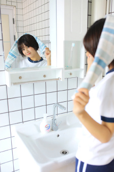 打扑克高清真人视频